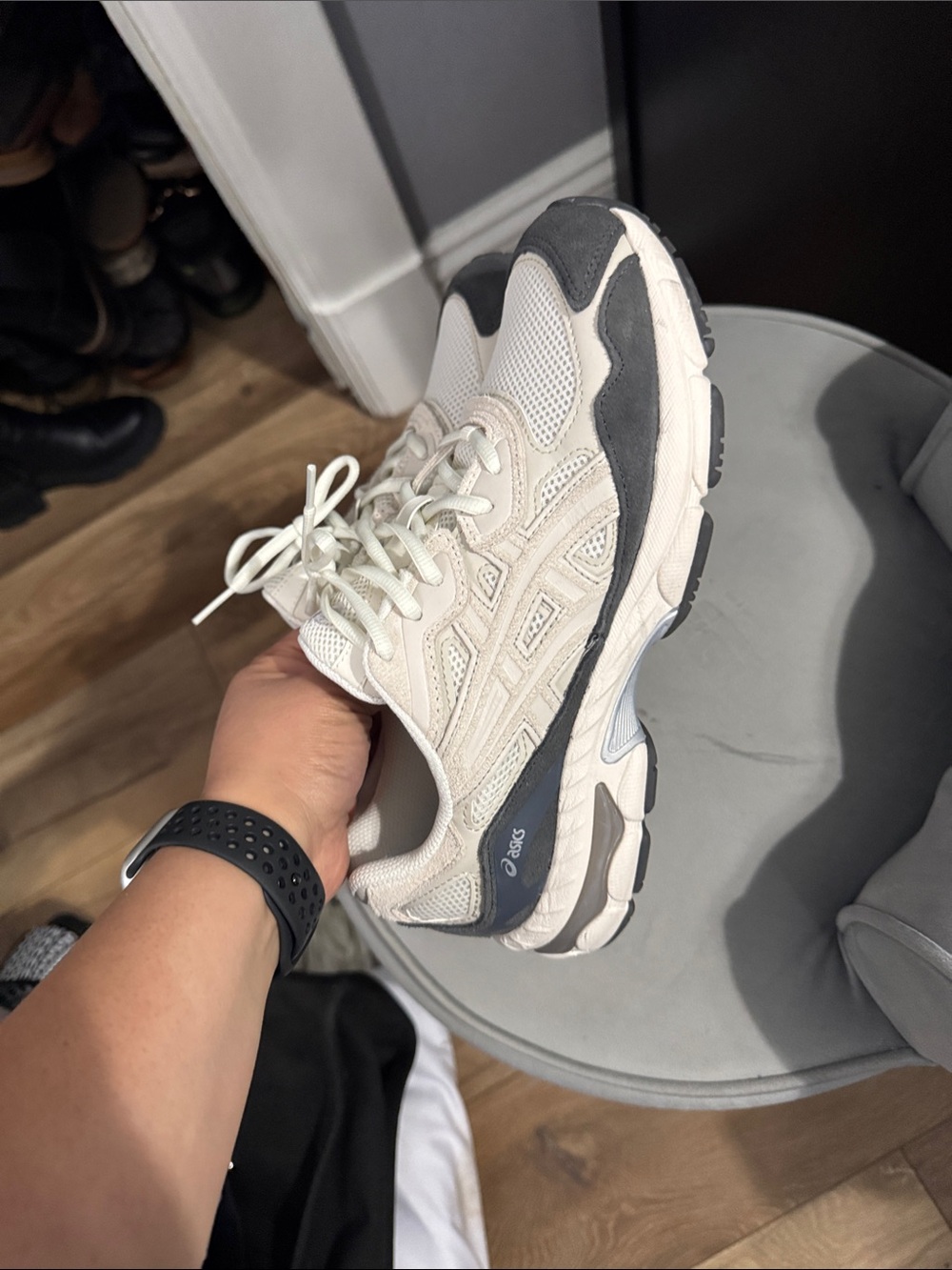 Asics big kids Cream and Gray Mesh Runner